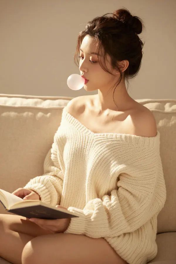 Cozy Indoor Bubble-Gum Portrait