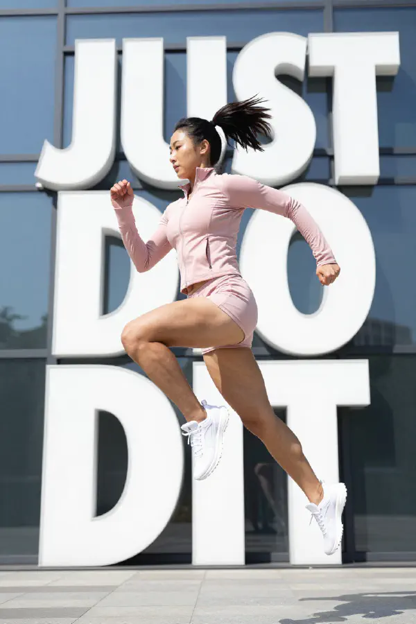 耐吉風格都市運動廣告照 (Nike Style Urban Sports Ad)