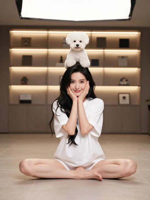 Chinese Superstar Actress Yoga Split Portrait