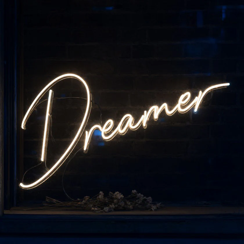 TE3_script_neon · 草書霓虹（Dreamer）
